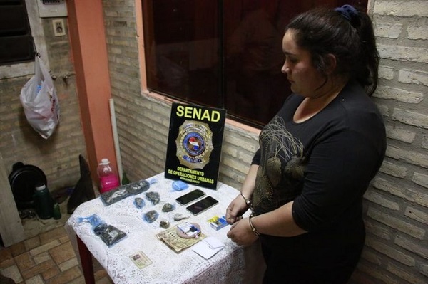 Detienen a mujer que vendía drogas a estudiantes en Asunción