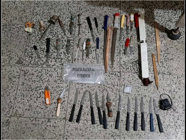 Incautan cuchillos, estoques y celulares en penal de Concepción