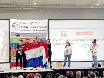 Jóvenes de CDE ganan premio en competencia de robótica, organizada por la NASA en EEUU