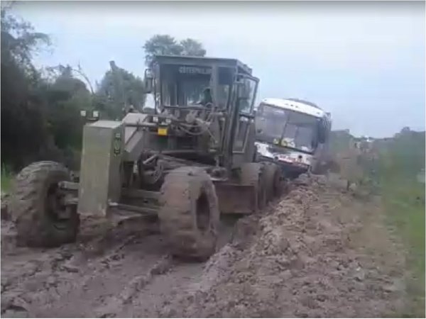 La odisea de pasajeros por las malas condiciones de caminos en el Chaco