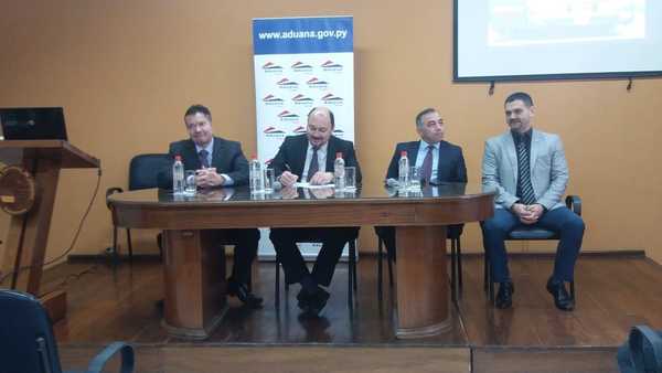 Aduanas insta a tabacaleras a formalizarse para "mejorar la imagen" del país » Ñanduti