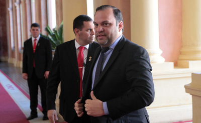 Ministro niega despidos y anuncia sumario a funcionario que pidió que lo voten » Ñanduti