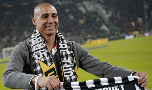 HOY / Retiran el permiso de conducir a Trezeguet, que insulta a los policías