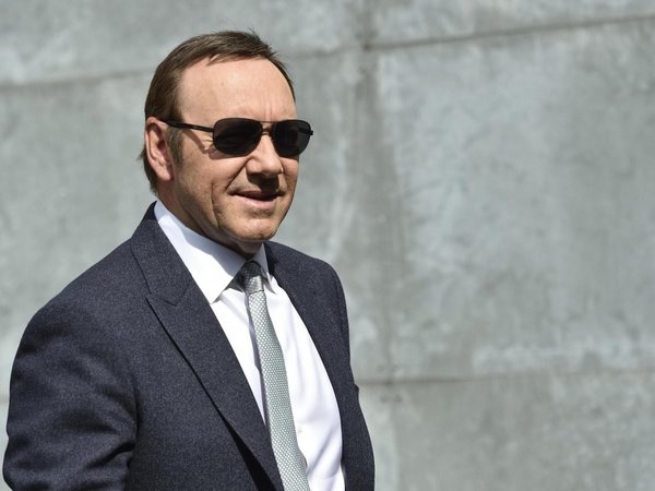 Retiran cargos de agresión sexual contra el actor Kevin Spacey