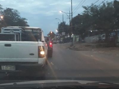 Vereda usurpada por chatarras - Crónicas Ciudadanas - ABC Color