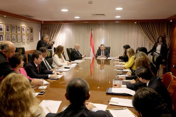Continúa reunión interinstitucional sobre crisis penitenciaria