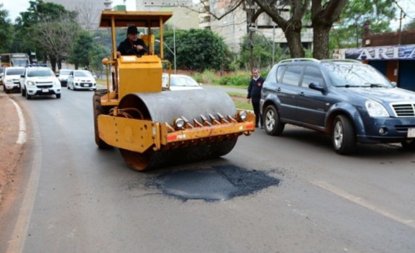 Inician series de bacheo de principales avenidas