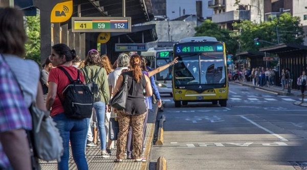 Proyectan un metrobús como el de Buenos Aires · Radio Monumental 1080 AM
