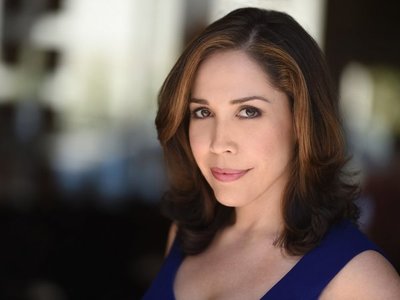Spielberg ficha a la latina Andréa Burns para su West Side Story