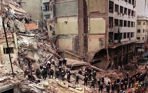 Argentina: A 25 años del atentado al centro AMIA aún reclaman justicia