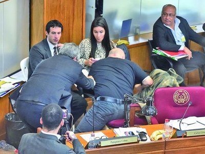 Nuevo bochorno en el Senado en medio de provocaciones y golpes