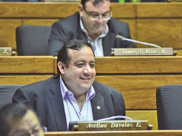 Por segunda vez denuncian a diputado Avelino Dávalos