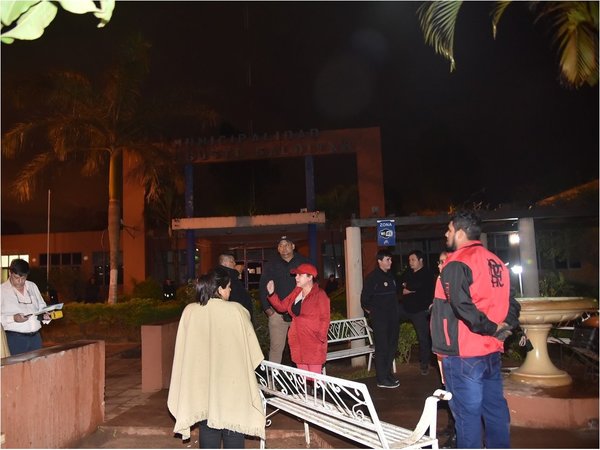 Incidentes entre manifestantes y guardias del intendente en J. Augusto Saldivar