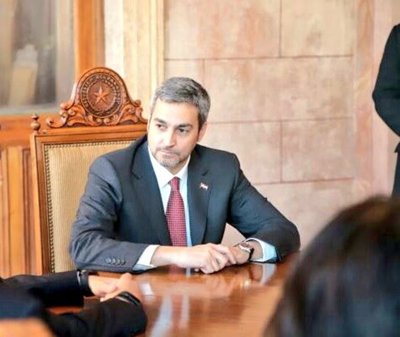 Ejecutivo desarrolla agenda en Mburuvicha Róga y ajusta detalles para lanzamiento de licitación del tercer puente con el Brasil