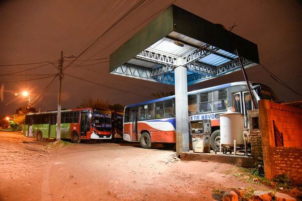 Asaltan parada de colectivos en Ñemby - Nacionales - ABC Color