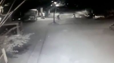 Motochorros asaltan parada de colectivos en Ñemby