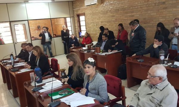 Prieto logra reducción de precio del empedrado