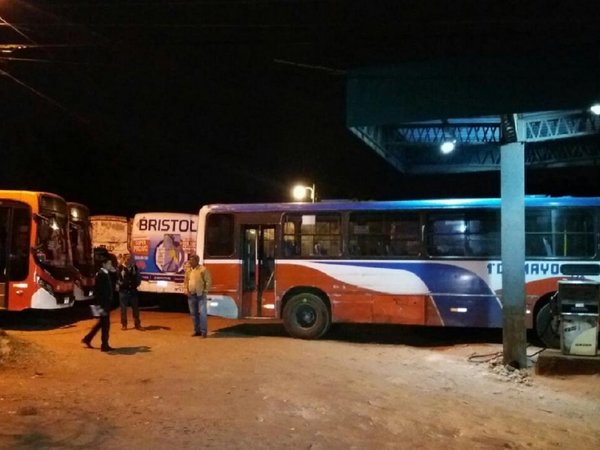 Asaltan parada de ómnibus de la Línea 133 en Ñemby