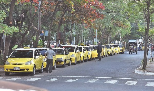 Plantean autorizar por escribanía uso de Uber y MUV a un tercero