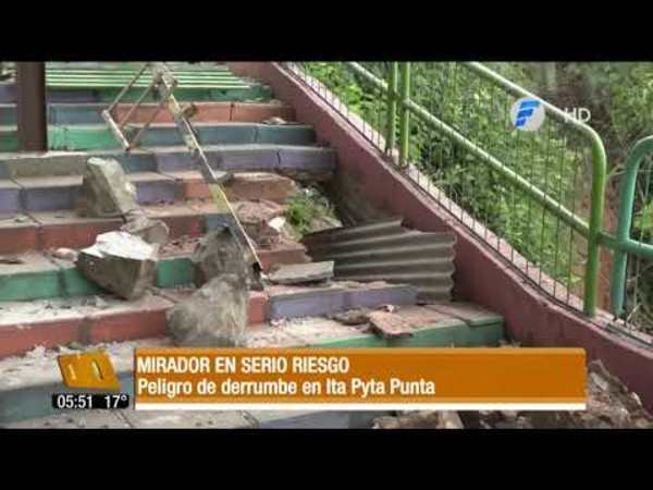 Mirador de Itá Pytã Punta en peligro de derrumbe