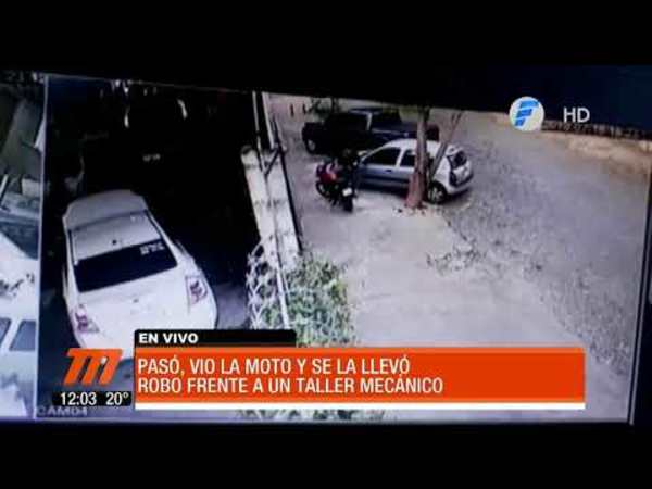 Pasó, vio la moto y se la llevó