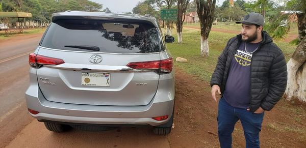 Incautan camioneta robada en Brasil con chapa del diputado Andrés Rojas