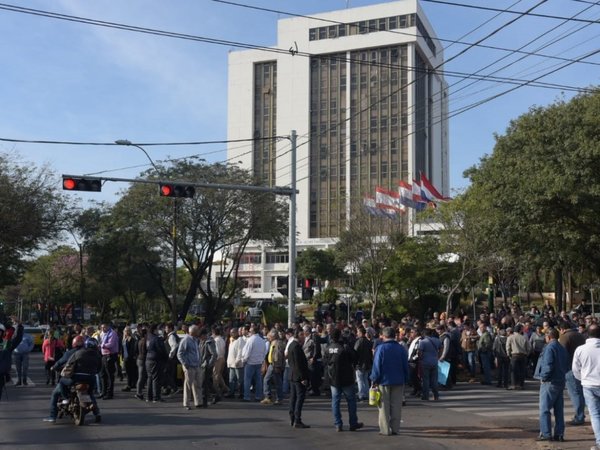 Junta asuncena consensuó requisitos para conductores de MUV y Uber