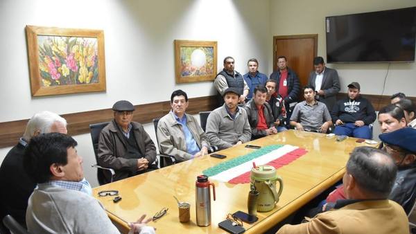 ASOCIACIÓN DE SECADEROS DE YERBA MATE SE REÚNE CON EL GOBERNADOR DE ITAPÚA