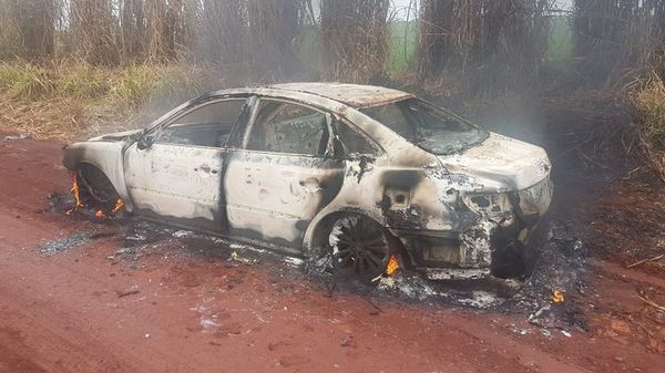 Violento asalto en Itapúa: hieren a la víctima, se llevan 9.000 dólares e incineran un vehículo - Nacionales - ABC Color