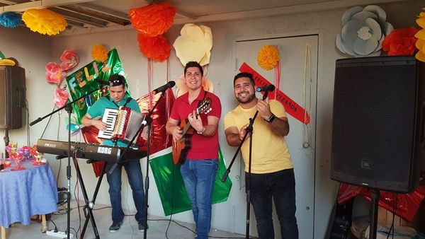 Sanlorenzanos cantando en Madrid | San Lorenzo Py