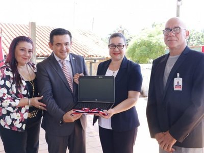 En CTN compran compus 4 veces más baratas de lo que  planea  MEC