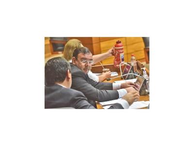 Rivas no declara y pide que la Fiscalía vaya a Diputados