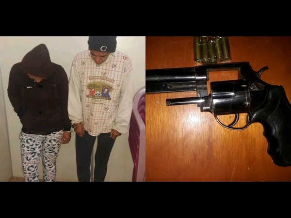 MUJERES DETENIDAS TRAS HURTAR ARMA DE UN GUARDIA