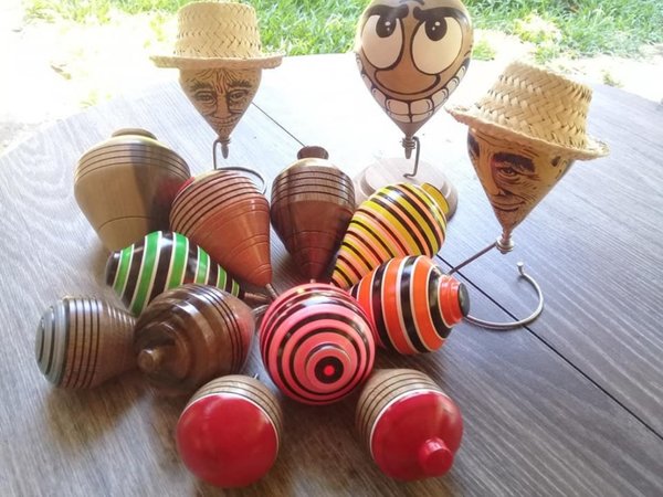 Niños aprenderán a jugar trompo, pandorga y balita