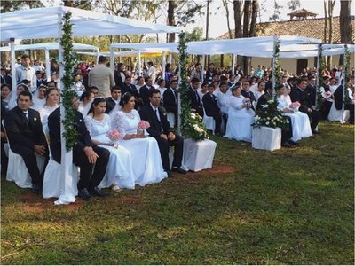 Boda comunitaria une a más de 100 parejas en Caaguazú