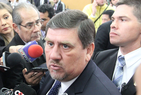 Presidente del Congreso no descarta posible expulsión de Cubas: "Si hay reincidencia podría aplicarse expulsión" - ADN Paraguayo
