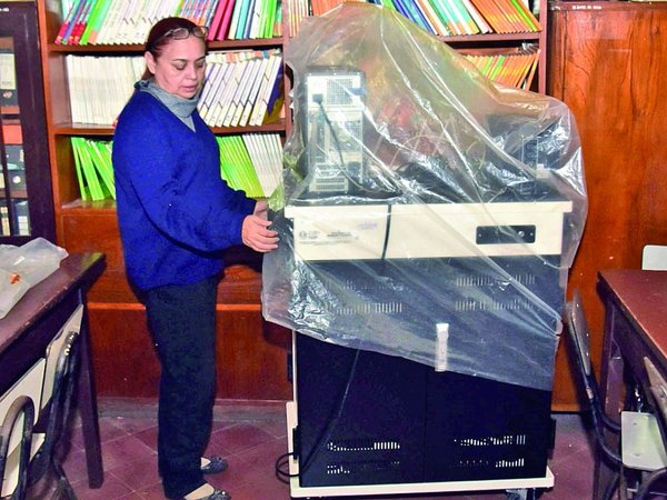 MEC solo capacitará a 20 docentes para el  uso de las costosas laptops