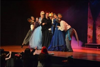 Más Shows De La Cenicienta En El Teatro Latino