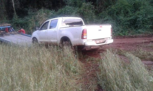 ABANDONAN CAMIONETA CON PRESUNTA MARIHUANA EN CAPITÁN MEZA.