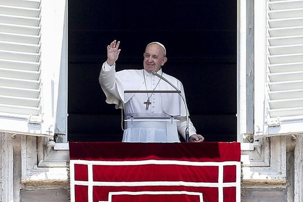 El papa pide que la gesta de la Luna anime a progresar en el planeta Tierra - Mundo - ABC Color