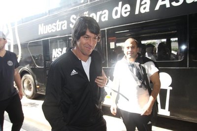 Olimpia es despedido por una multitud