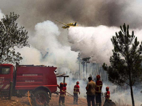 Portugal: El fuego no se extingue tras incendio de tres municipios