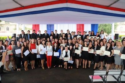 Entregarán certificados de becas a nuevos beneficiarios de BECAL