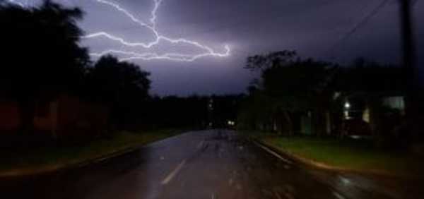 Alerta por tormenta significativa para 11 departamentos