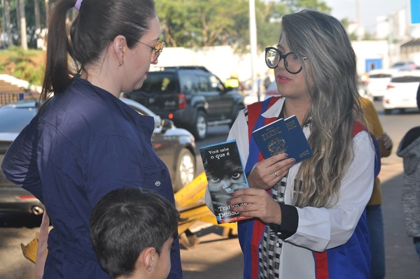 Niños sin documentación y sin compañía de sus progenitores no pueden cruzar a Foz