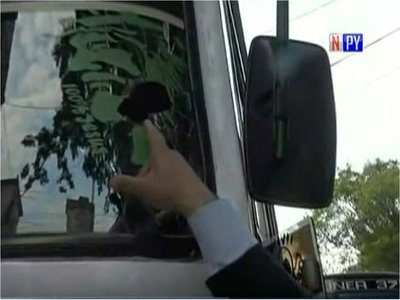 Chofer de colectivo es herido con una piedra en la cabeza