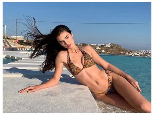Nadia Ferreira volvió a posar en bikini