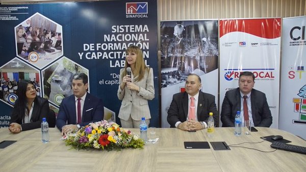 Ministerio de Trabajo ofrece acompañamiento integral a jóvenes para campo laboral - .::RADIO NACIONAL::.