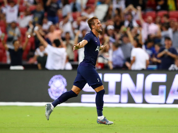 Harry Kane anota un golazo de mediocampo