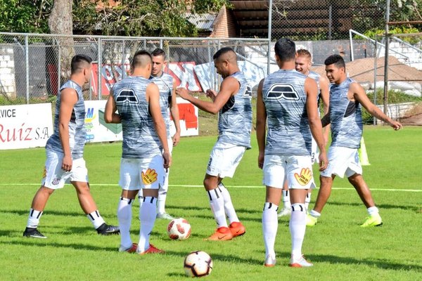 Santaní fichó a un uruguayo